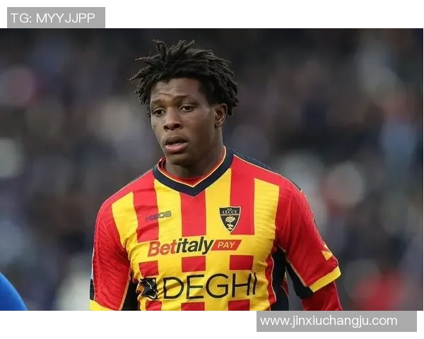 意甲最强边路遭疯抢！莱切主席：痛失多古让我彻夜难眠，但曼联给的实在太多了…